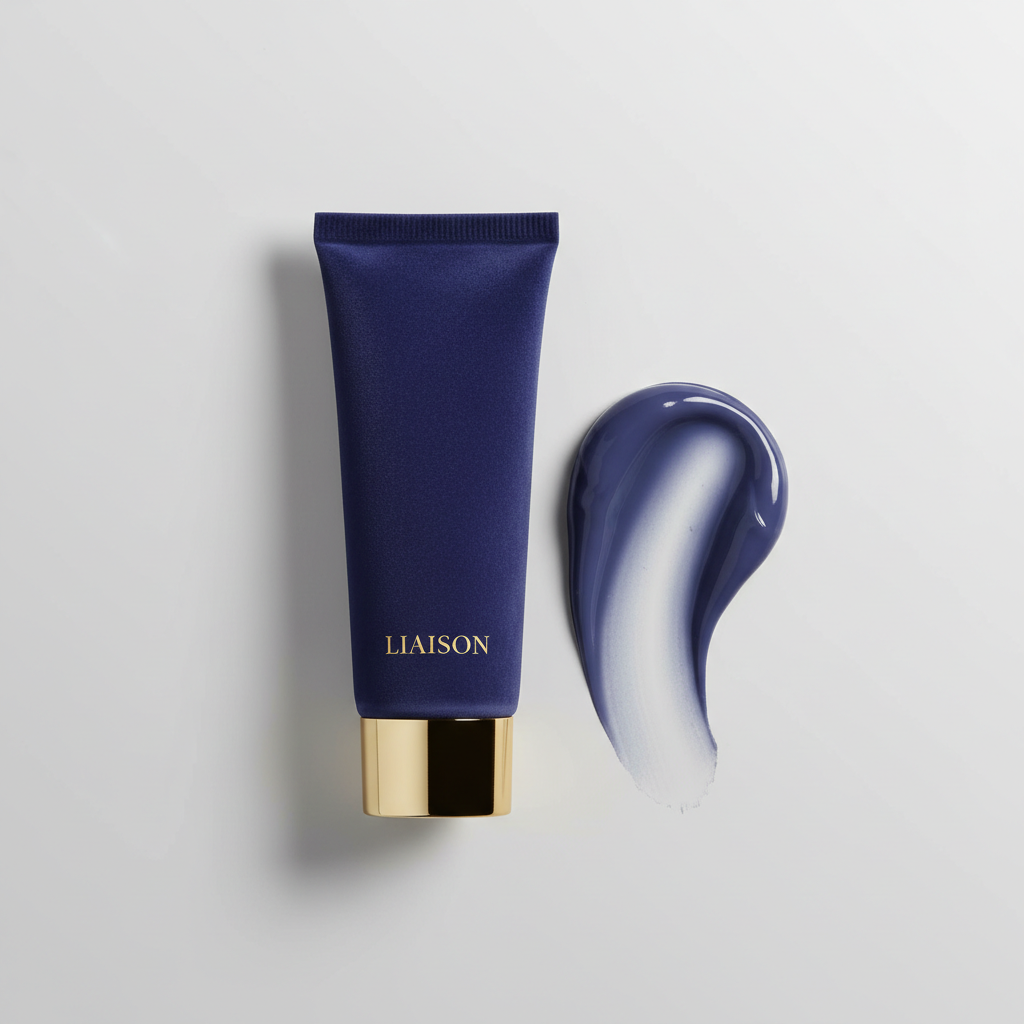 Liaison Velvet Hand Cream – Close-up of Tube and Texture